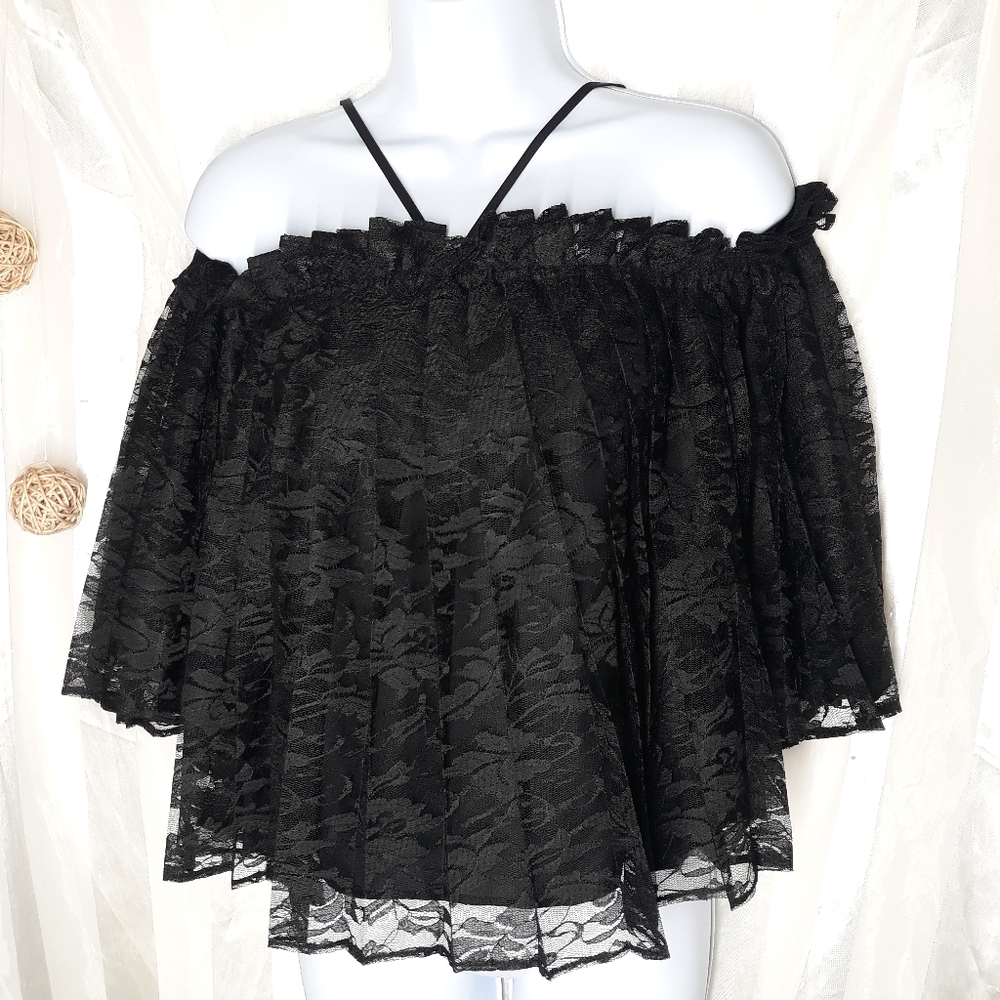 Ella Moss Cold Shoulder Lace 1/2 Bell Sleeve Top - Picture 3 of 9